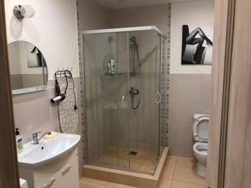 Фото номера Бюджетный двухместный номер с 1 кроватью Гостевой дом Toft Guest House г. Боровляны 4